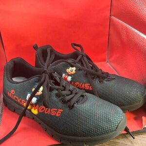 Ryka Women’s walking sneakers Mickey Mouse emblem 8.5/9 in excellent condition